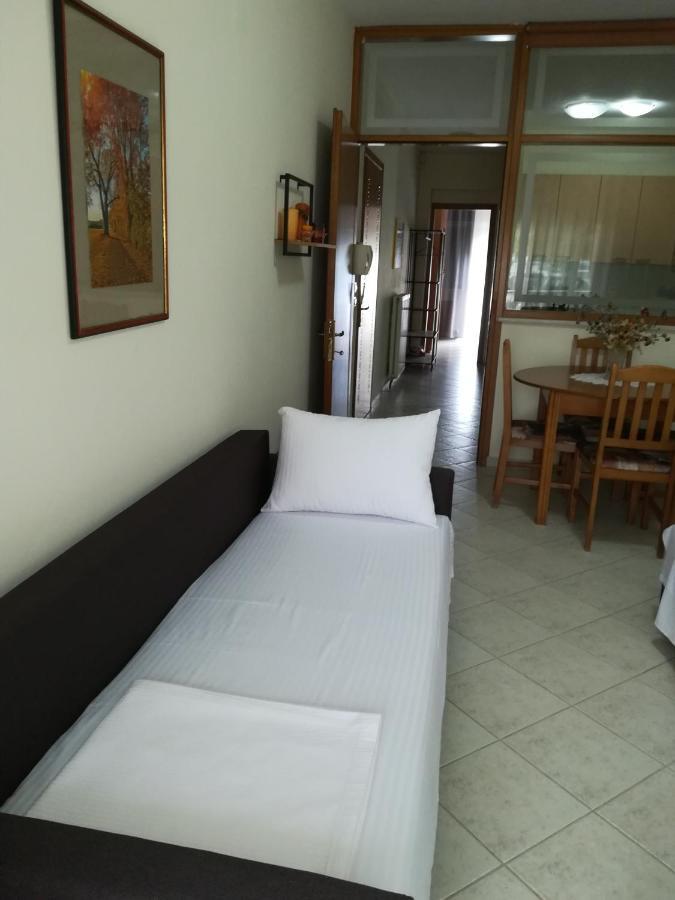 Apartment Ey Zhn Néa Khilí المظهر الخارجي الصورة